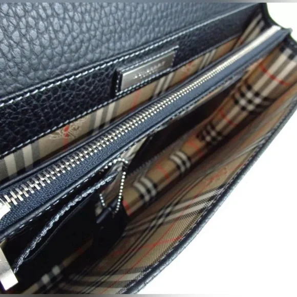 NWT Burberrys Leather Clutch with COA Collectors ItemC - Picture 9 of 11